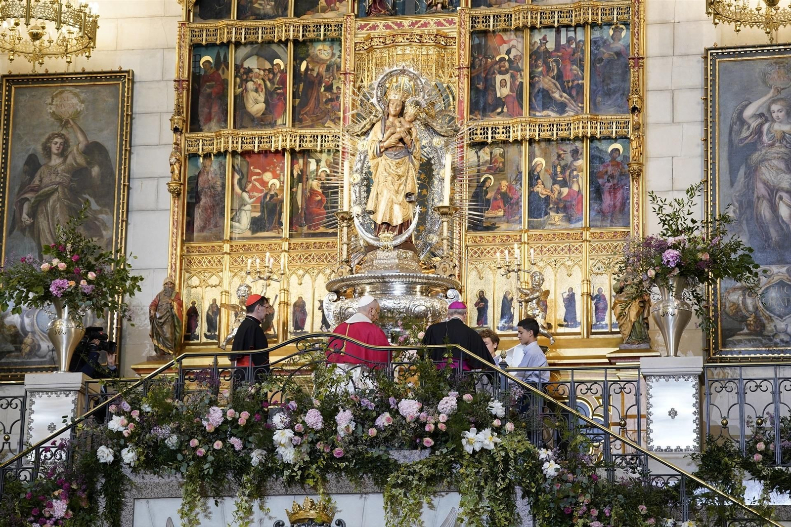 Galería | Las mejores fotos del tercer día de la visita del papa León XIV en Madrid, del Congreso al Bernabéu