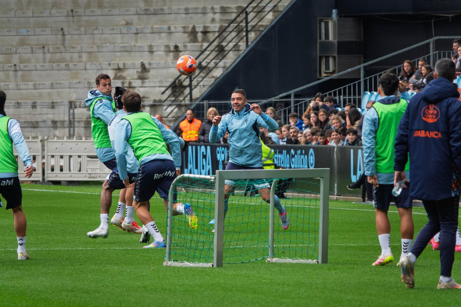 Galería | Entrenamiento multitudinario del Celta en Balaídos