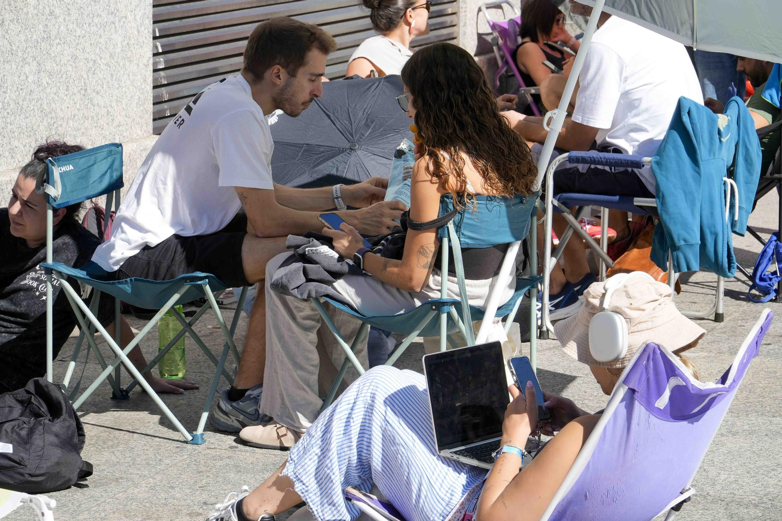 Galería | Infinitas colas por una entrada para Arde Bogatá en Vigo