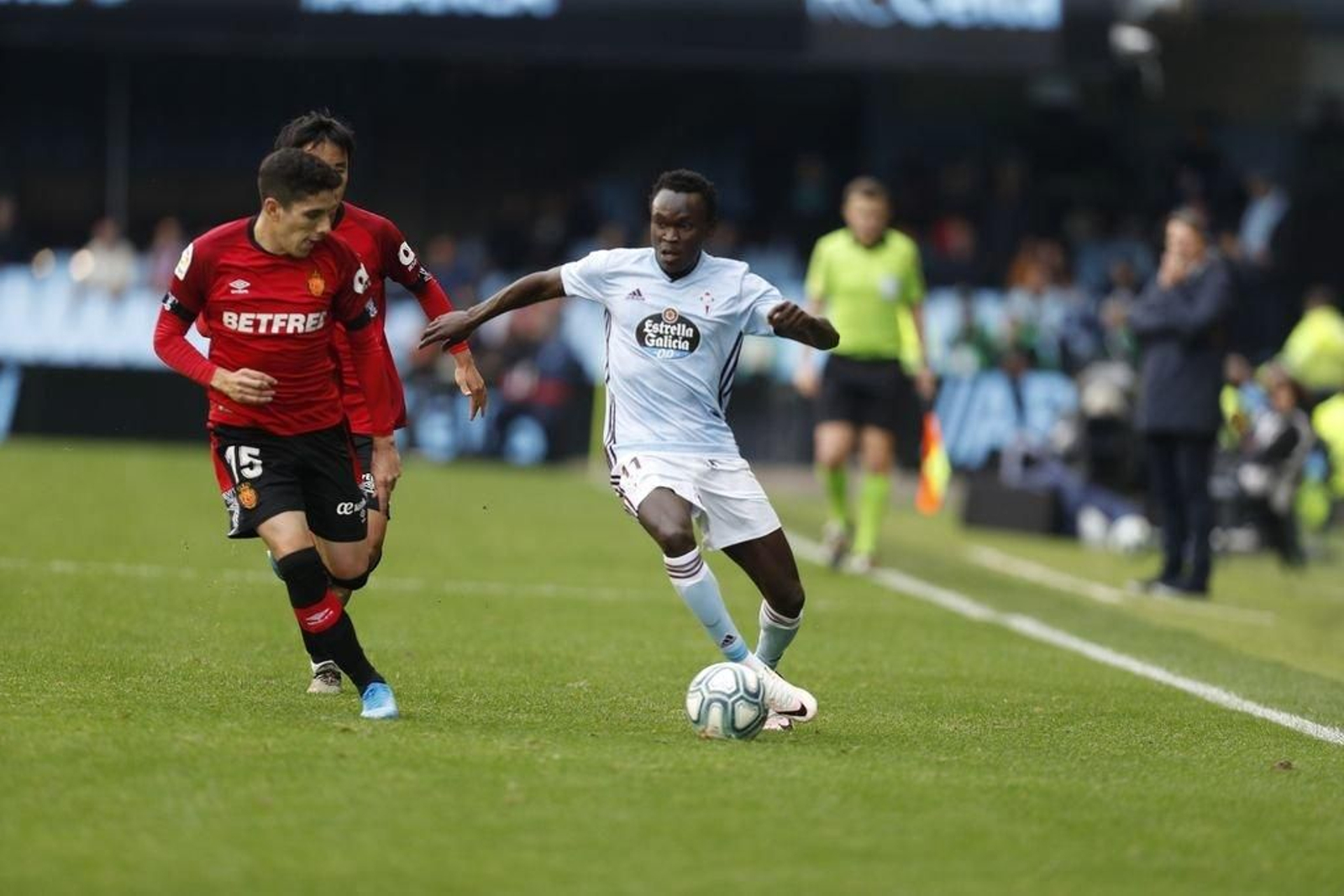 Pione Sisto fue uno de los jugadores más activos en el Celta.