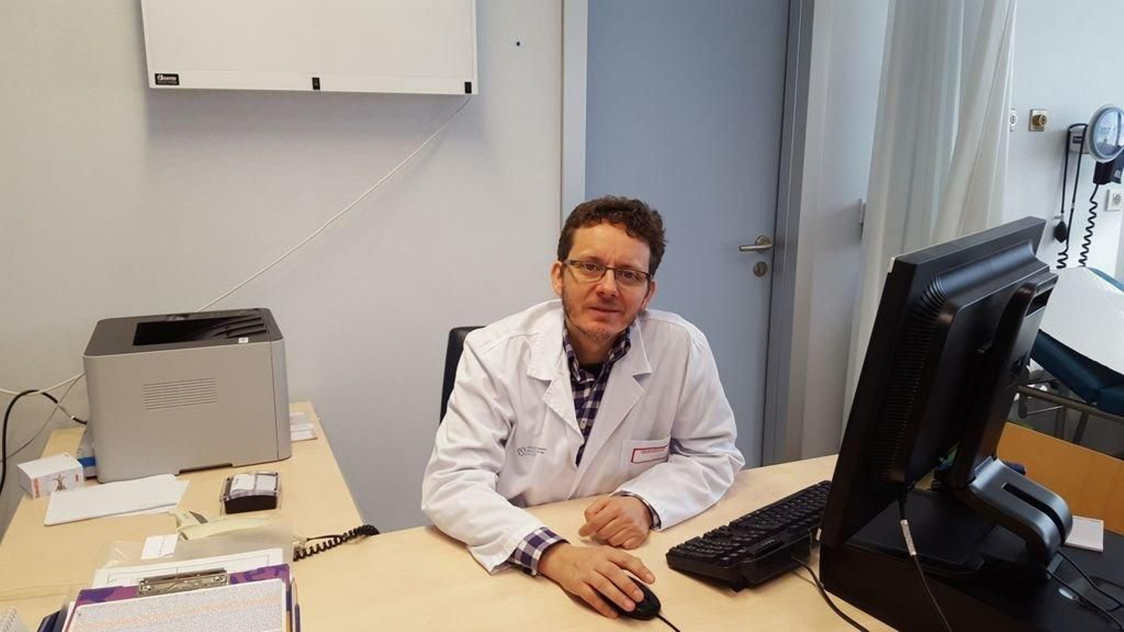 Ignacio García Doval, en su consulta del Meixoeiro.