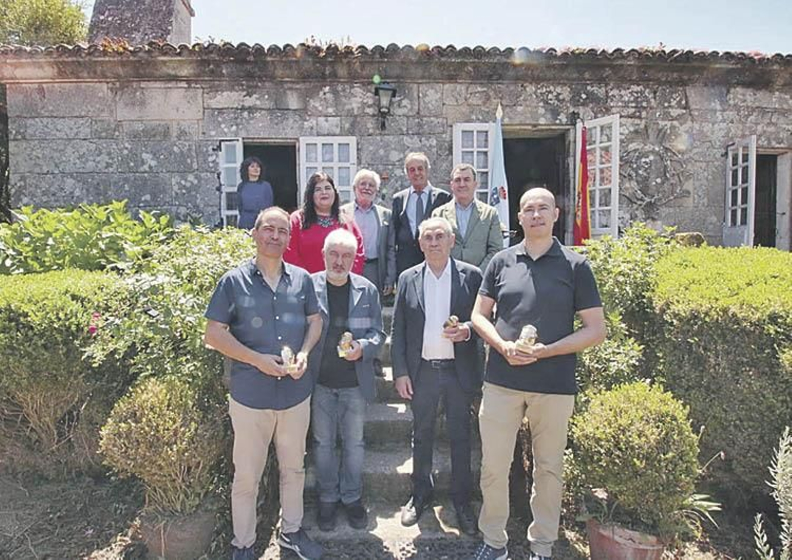 Autoridades e premiados tras o acto de entrega dos premios.