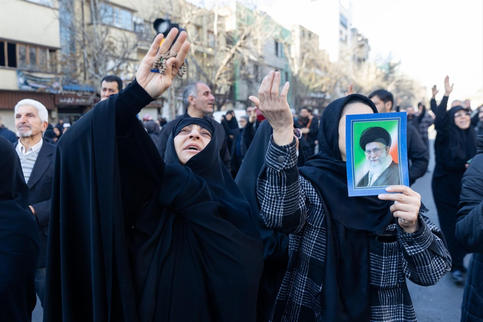 Manifestación en Teherán por la muerte de Alí Jamenei