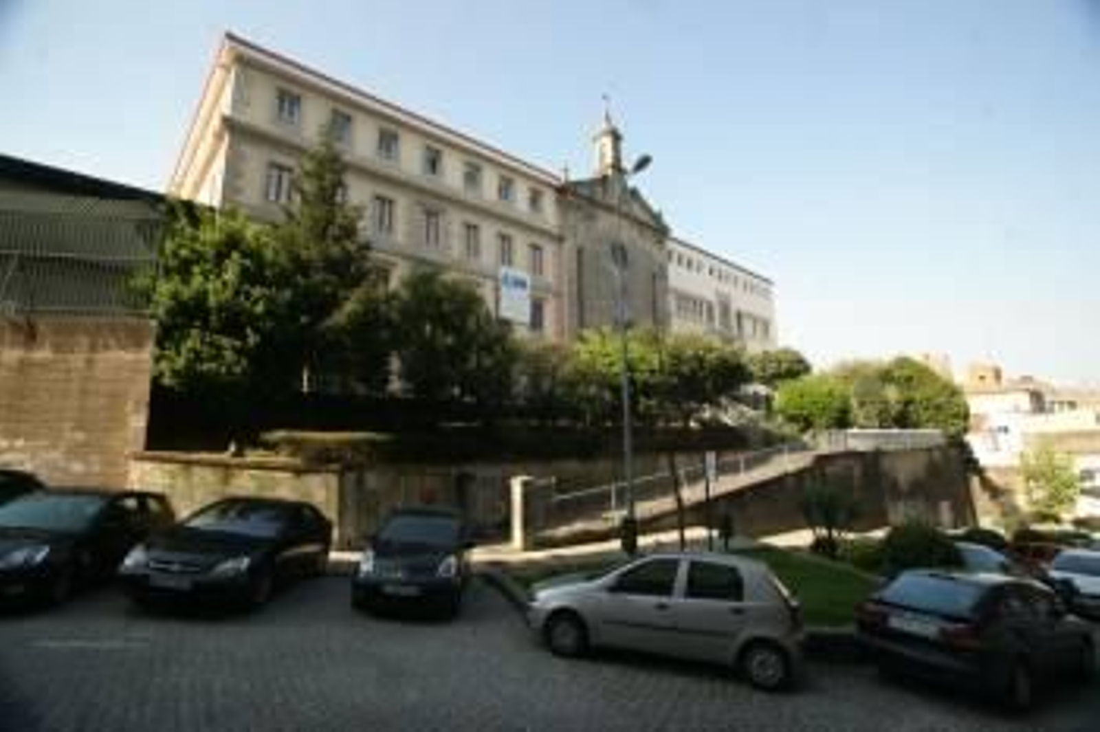 La fachada histórica de la Compañía de María, en la calle Colmeiro Laforet. (Foto: VICENTE ALONSO)