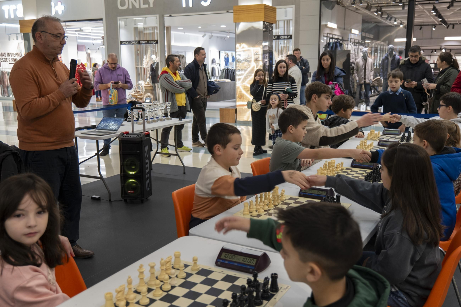 Galería |  El ajedrez, protagonista del fin de semana en Ourense