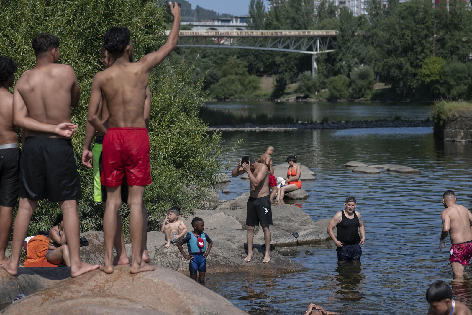 Galería | Ourense vive un domingo asfixiante a más de 40 grados, en fotos