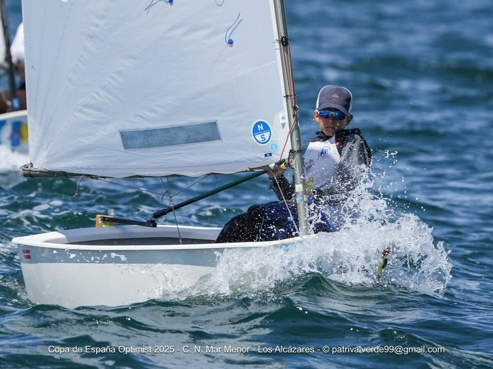 José Luis Ríos, uno de los jóvenes talentos del Real Club Náutico de la Vigo en la clase Optimist.