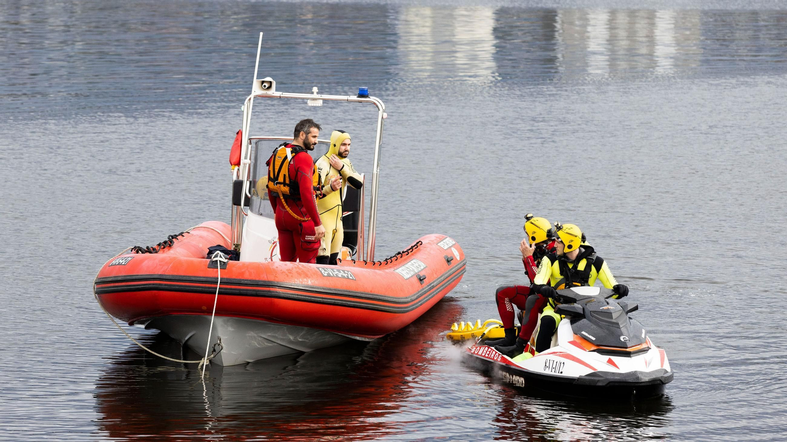 Equipos de rescate en el río Lérez, Pontevedra