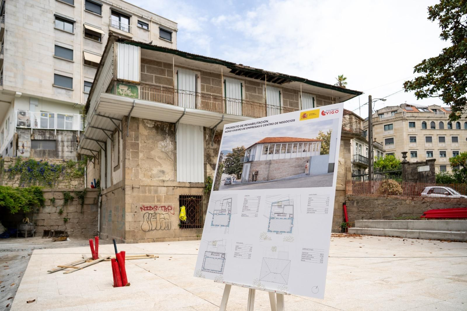 Imagen del estado actual de la Casona de la Praza Ponte de Lima, en la calle Subida á Estación.