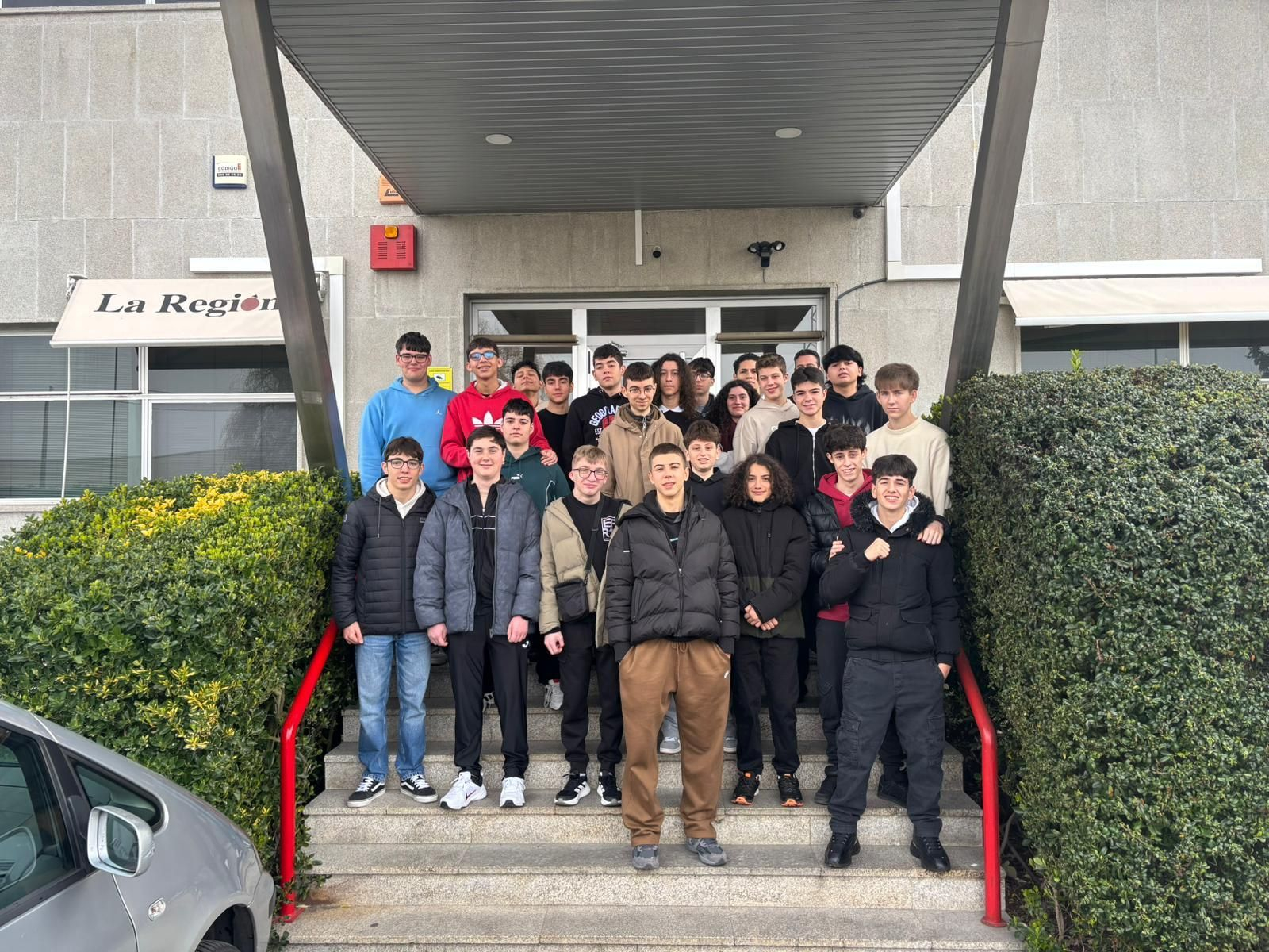 Visita de alumnos del IES Blanco Amor a La Región y Telemiño