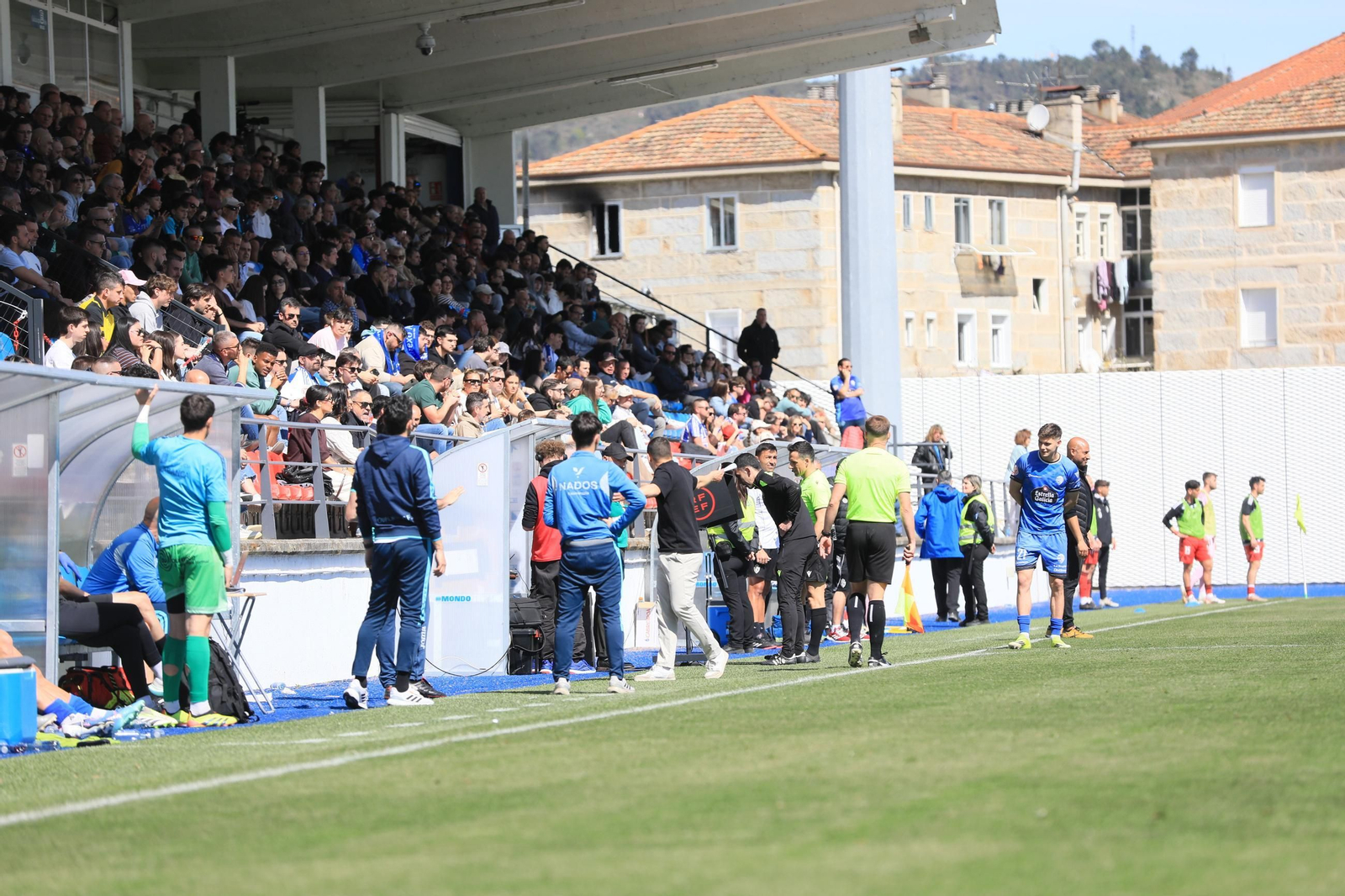 Galería | El buen tiempo acompaña el duelo en O Couto entre Ourense CF y Ponferradina