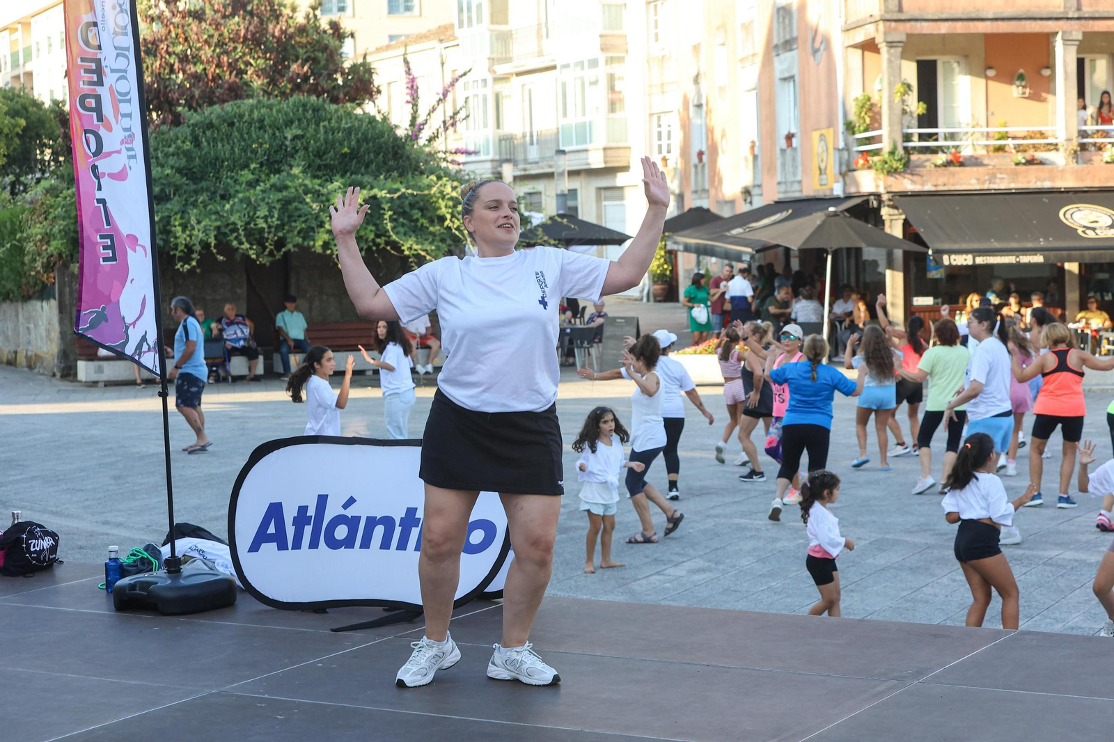 Galería | Un centenar de personas se activan con la sesión de zumba de +Deporte Atlántico