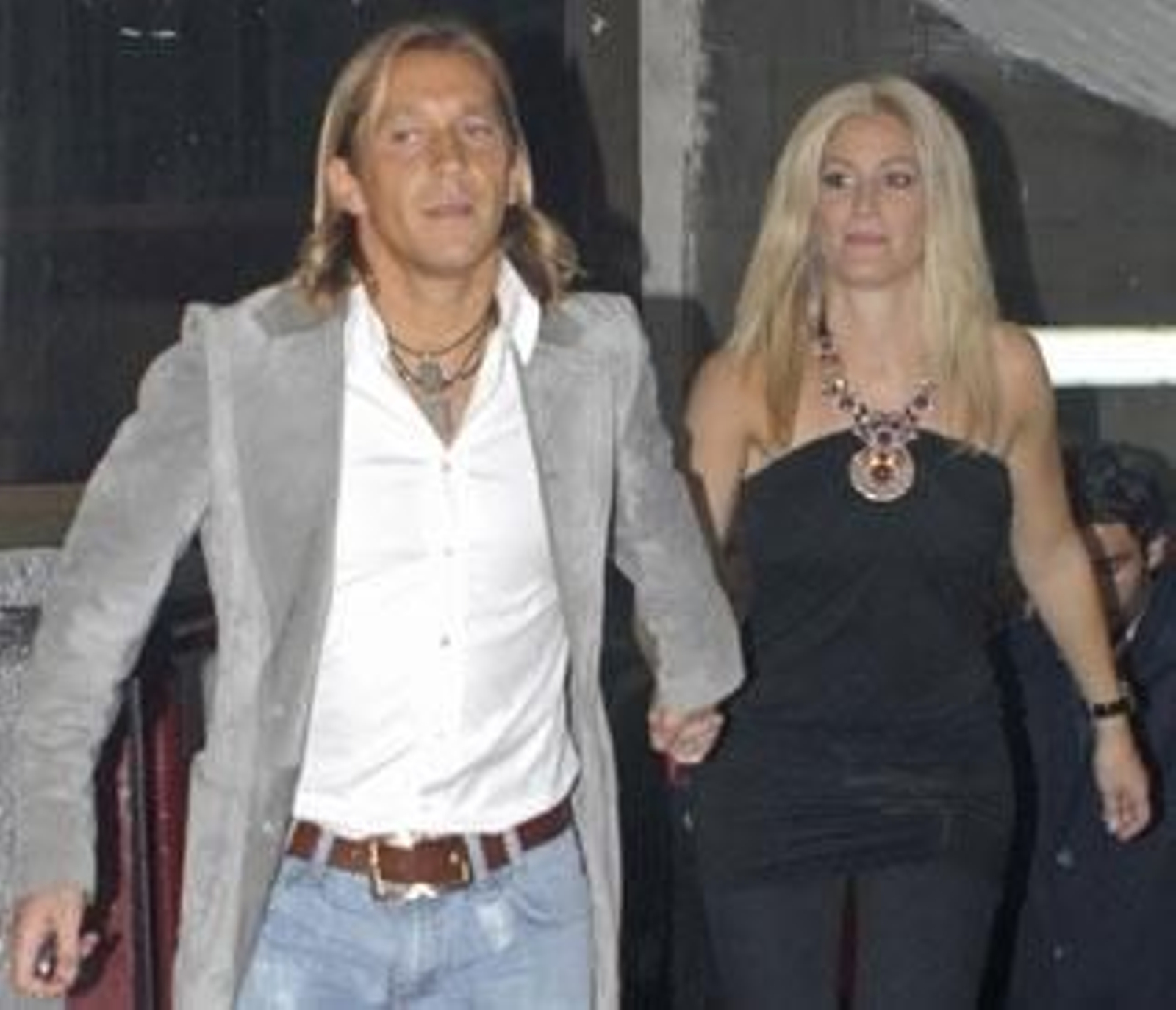 El futbolista Michael Salgado con su esposa.