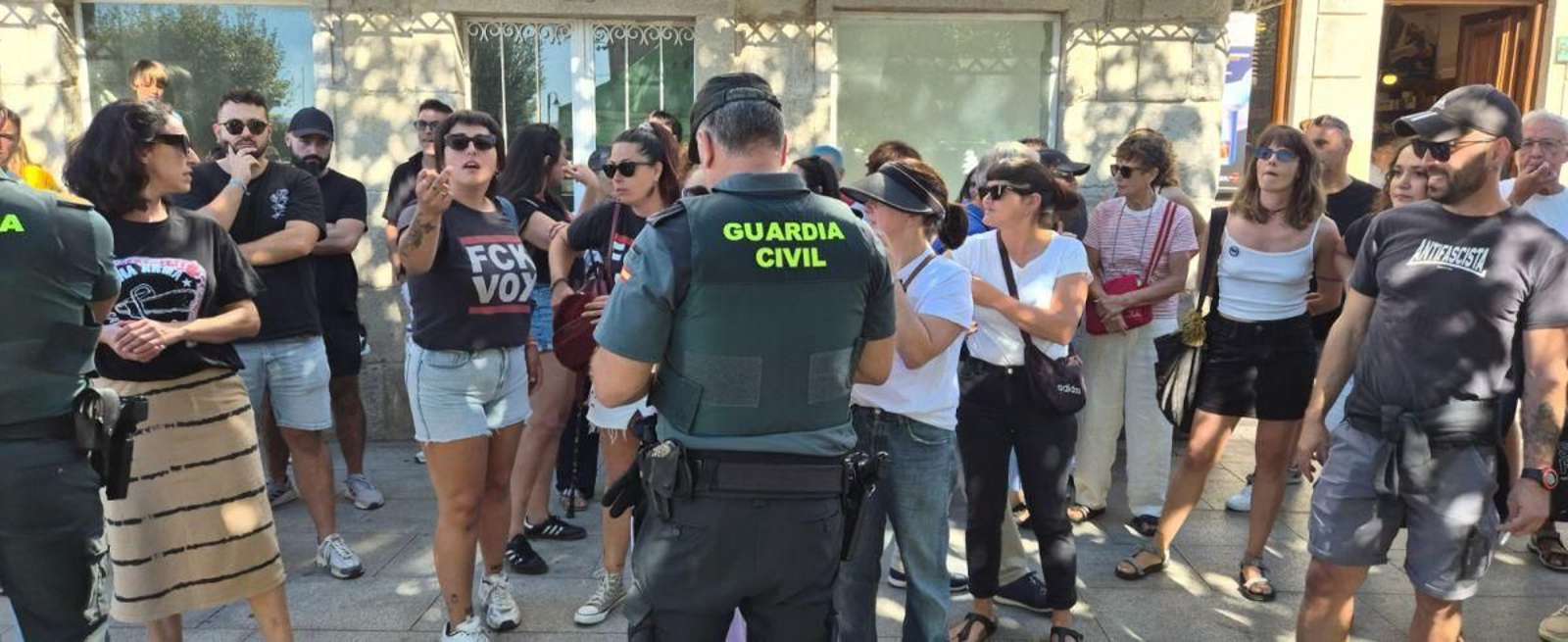 Varias patrullas de la Guardia Civil tuvieron que intervenir el sábado en el altercado.