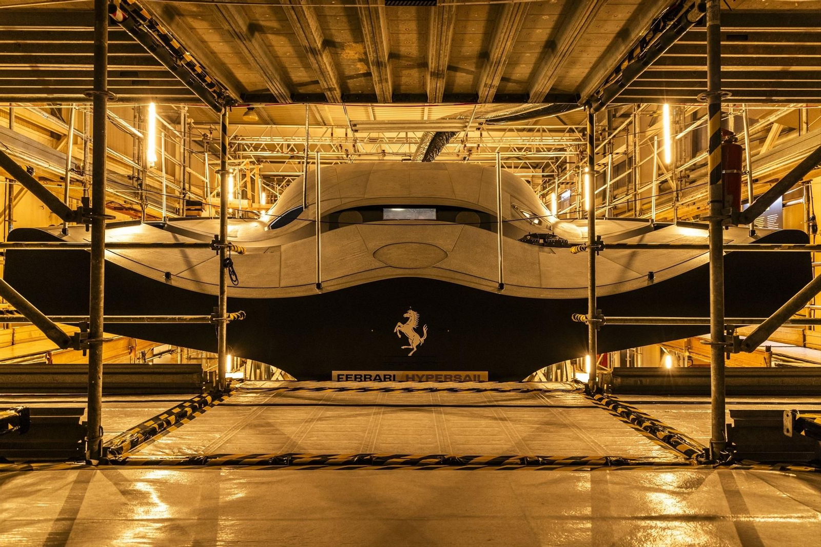 Tecnología Hypersail de Ferrari para el monocasco de un barco de regatas oceánicas