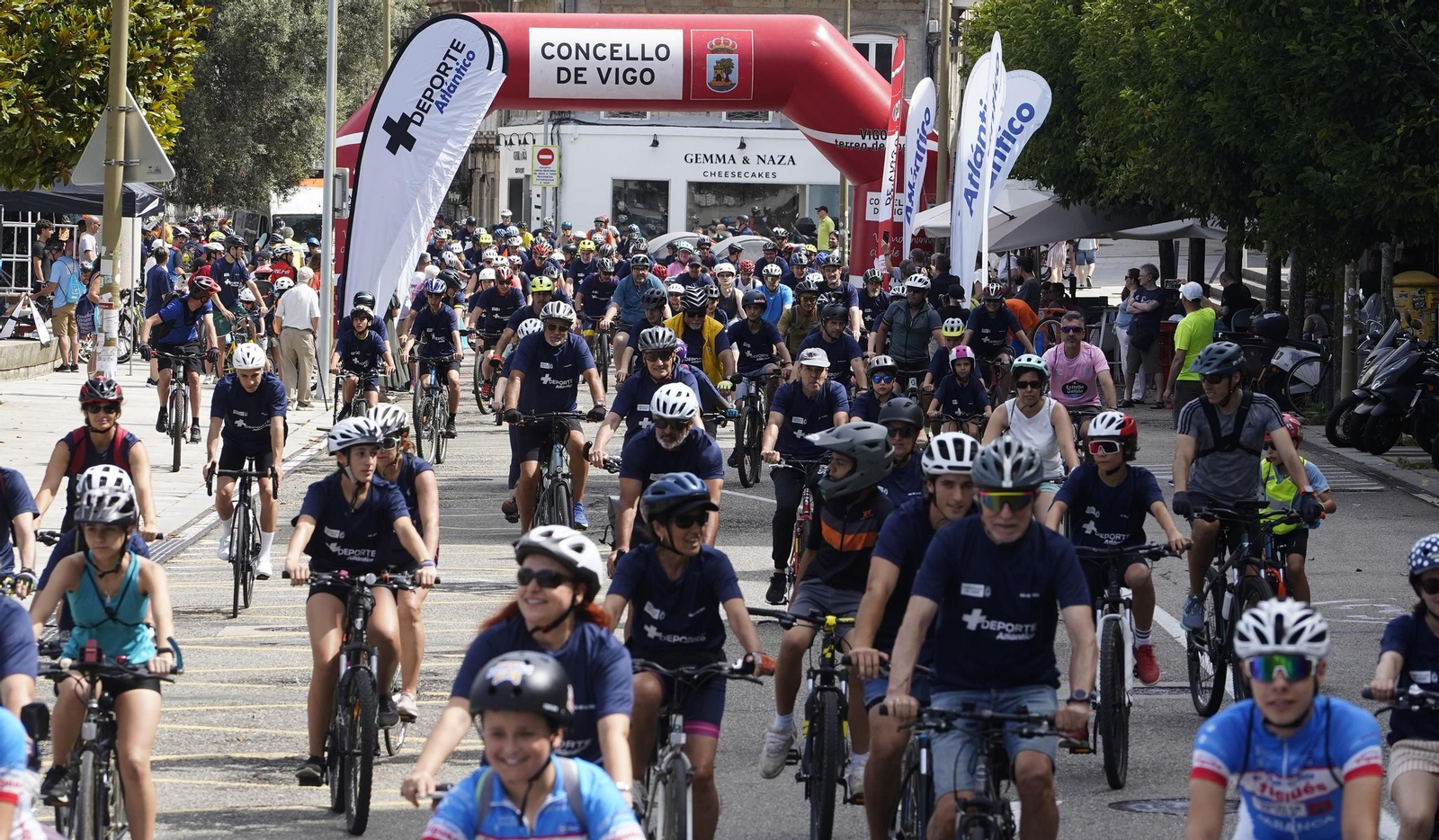 Galería | El ciclismo toma Vigo con la primera edición del Día de la Bici de Atlántico