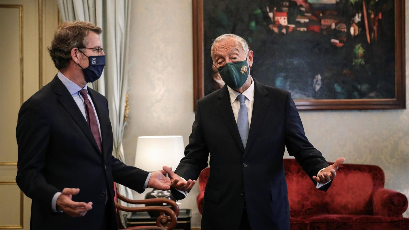 Feijóo y Rebelo de Sousa, durante su encuentro. (EFE)