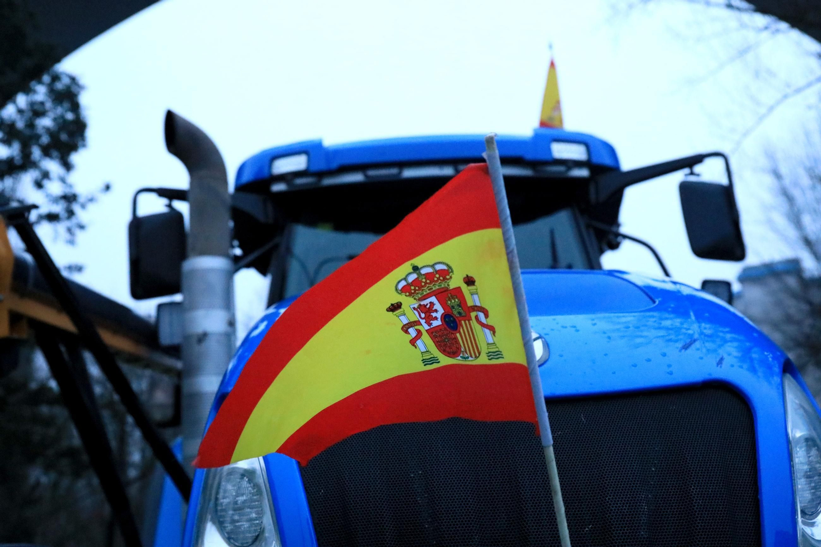 Galería | Largas hileras de tractores bloquean la N-120 en Ourense, en el cuarto fin de semana de protestas