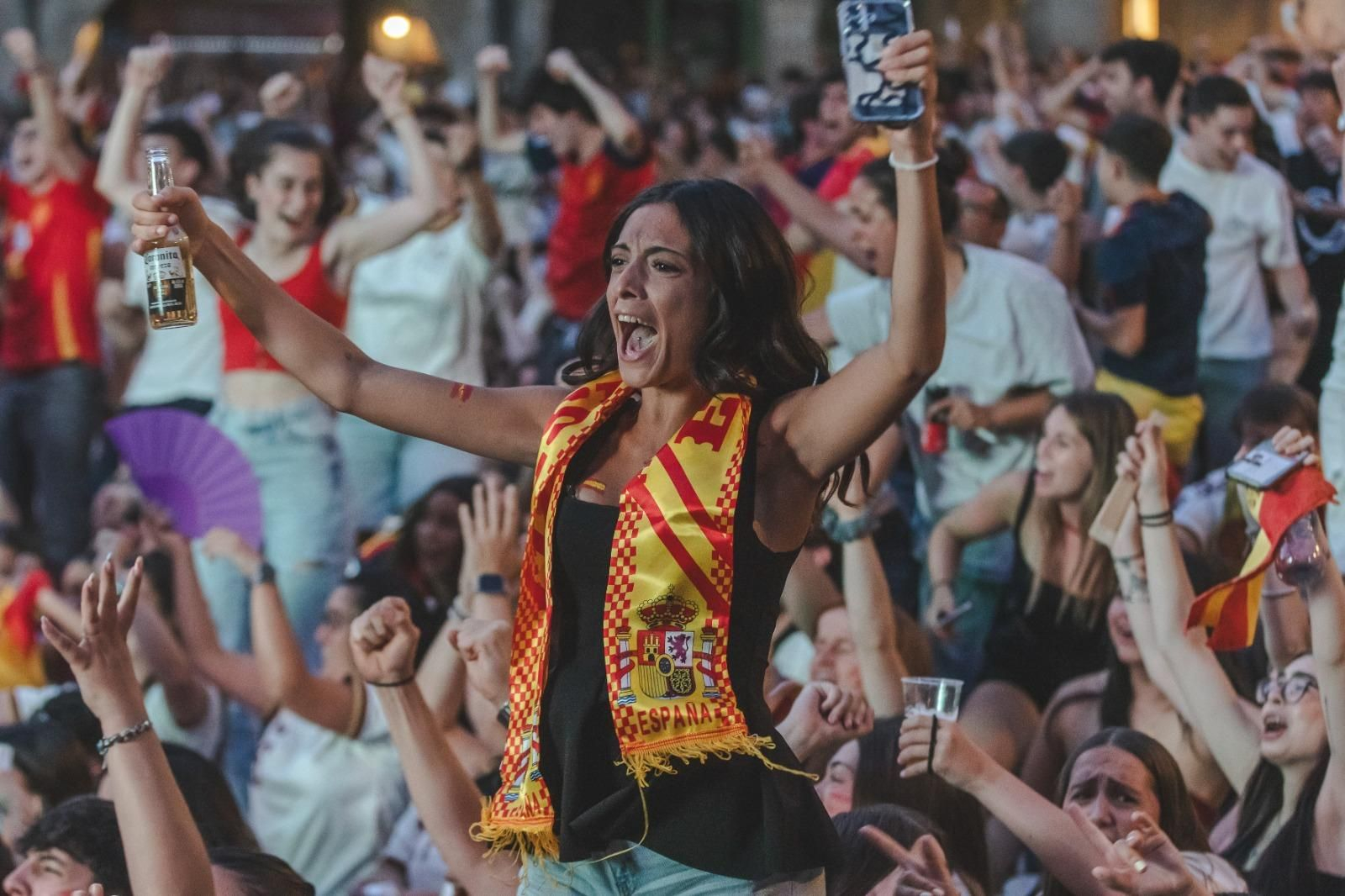 Galería | La ilusión por España en la semifinal tiñe de rojo la provincia de Ourense, en fotos