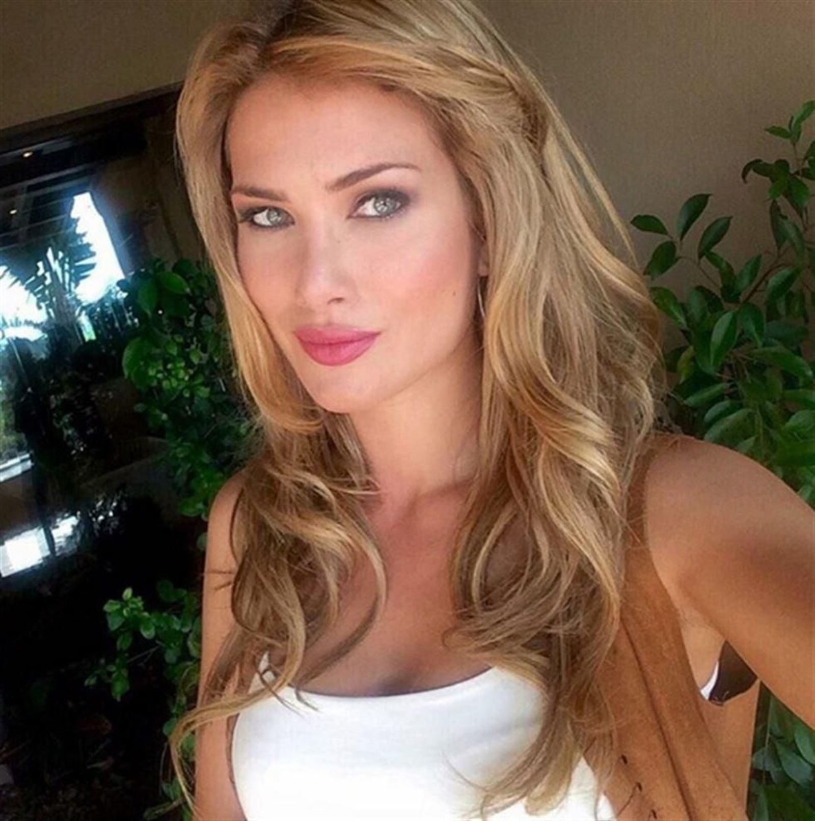 MIREIA LALAGUNA MISS WORLD 201509