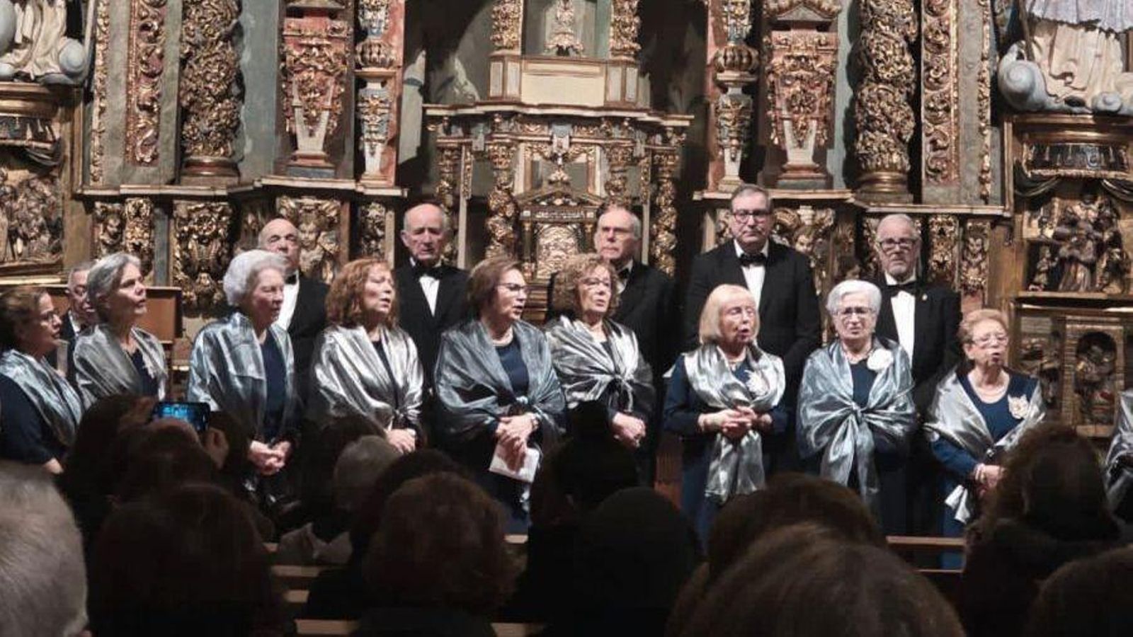 La agrupación de la Coral de Verín.