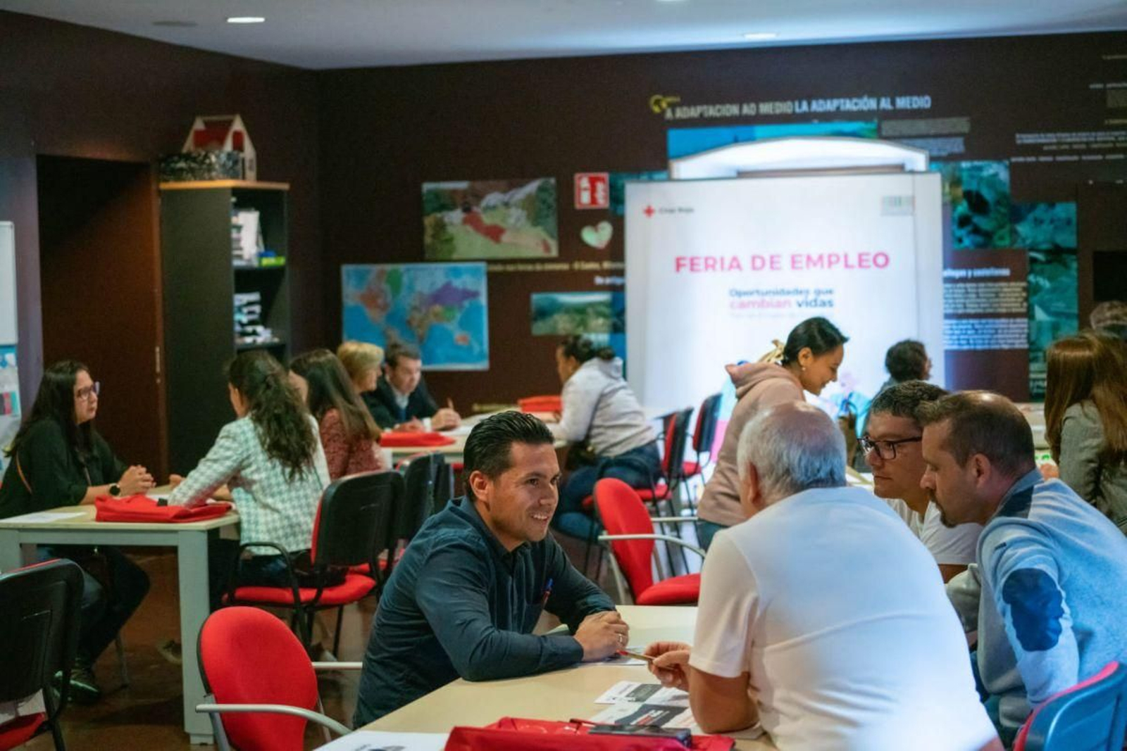 Encuentro dentre demandantes de empleo y empresas en O Barco.