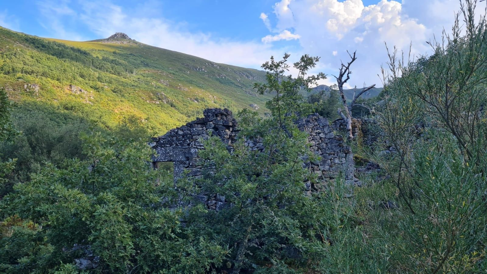 Aldea abandonada de Prada