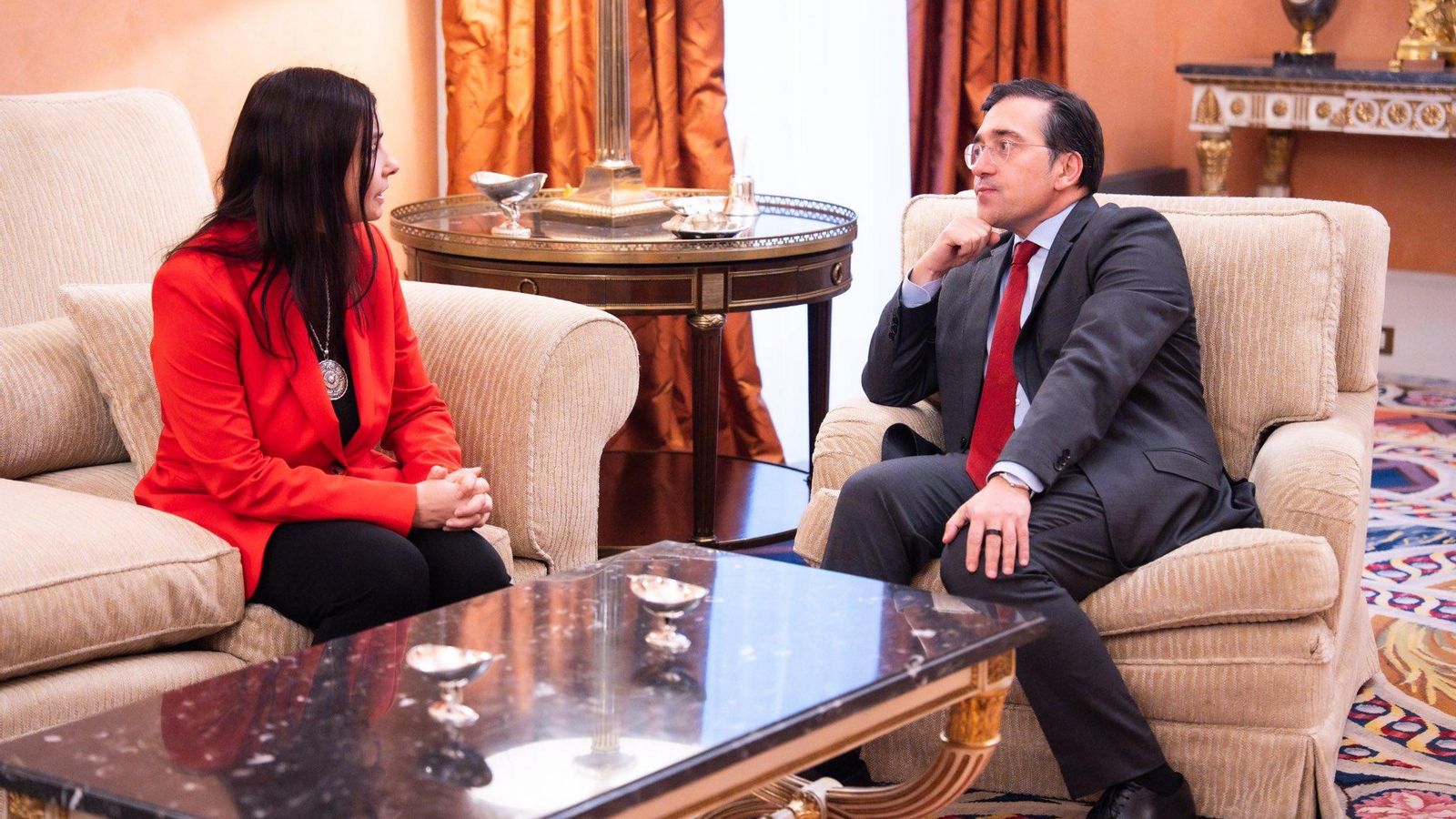 La presidenta del CGCEE con el ministro José Manuel Alvares