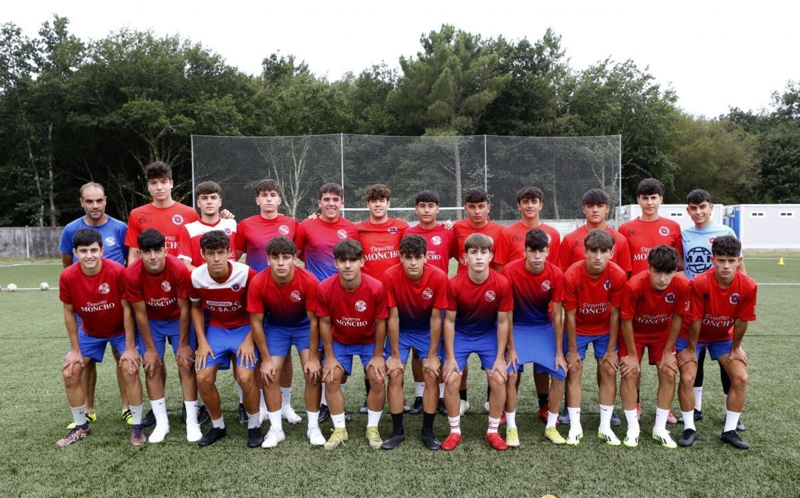 La plantilla del Juvenil A de la UD Ourense (Foto: Marcos Atrio).