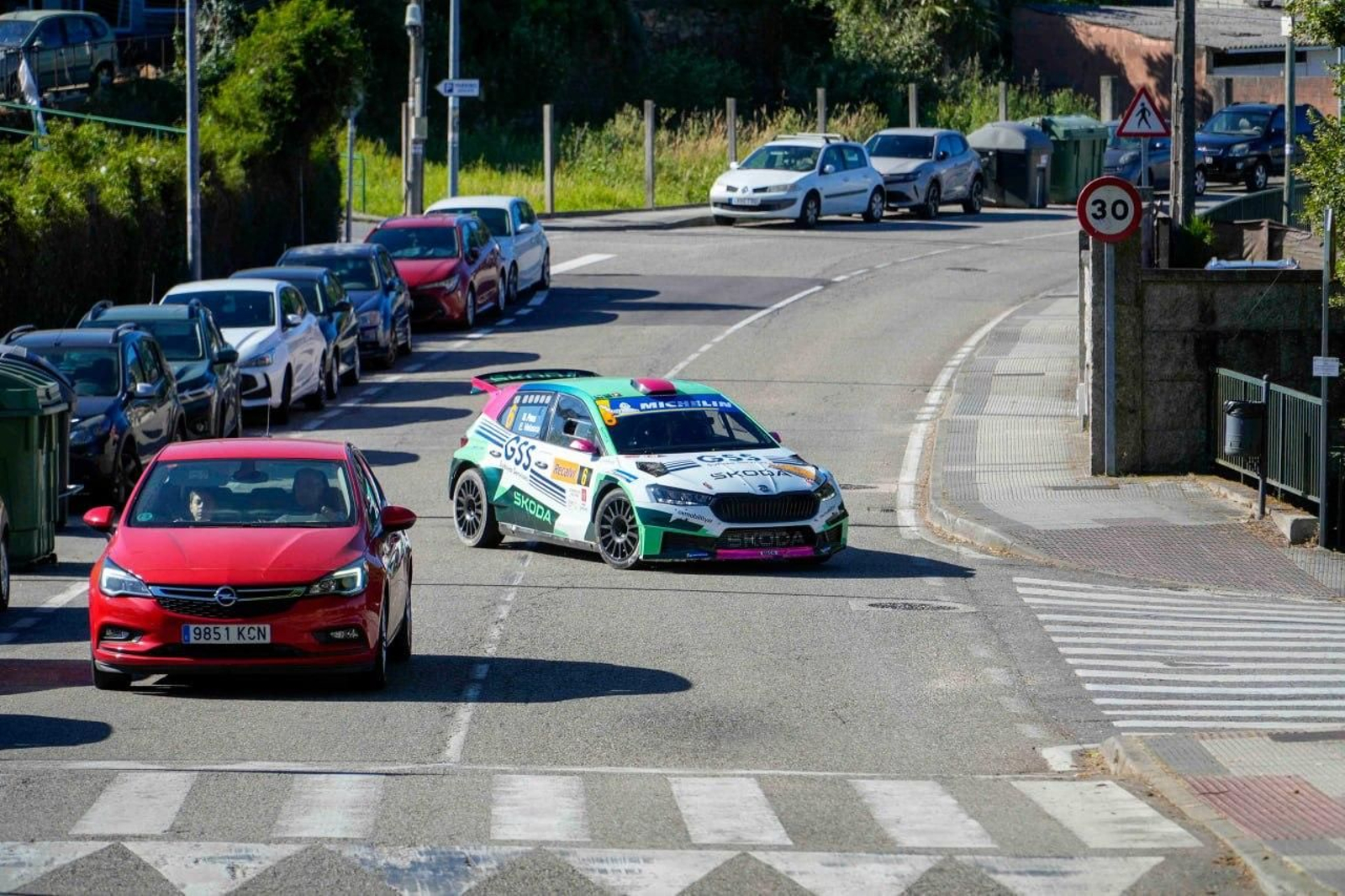 Galería | Los coches se apoderan de Vigo en el primer día del Rally Rías Baixas