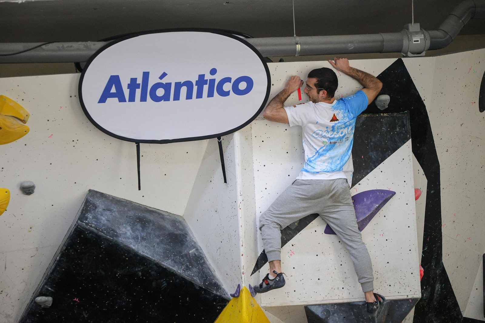 Galería | Unas 60 personas participan el Open de Escalada Búlder de +Deporte Atlántico