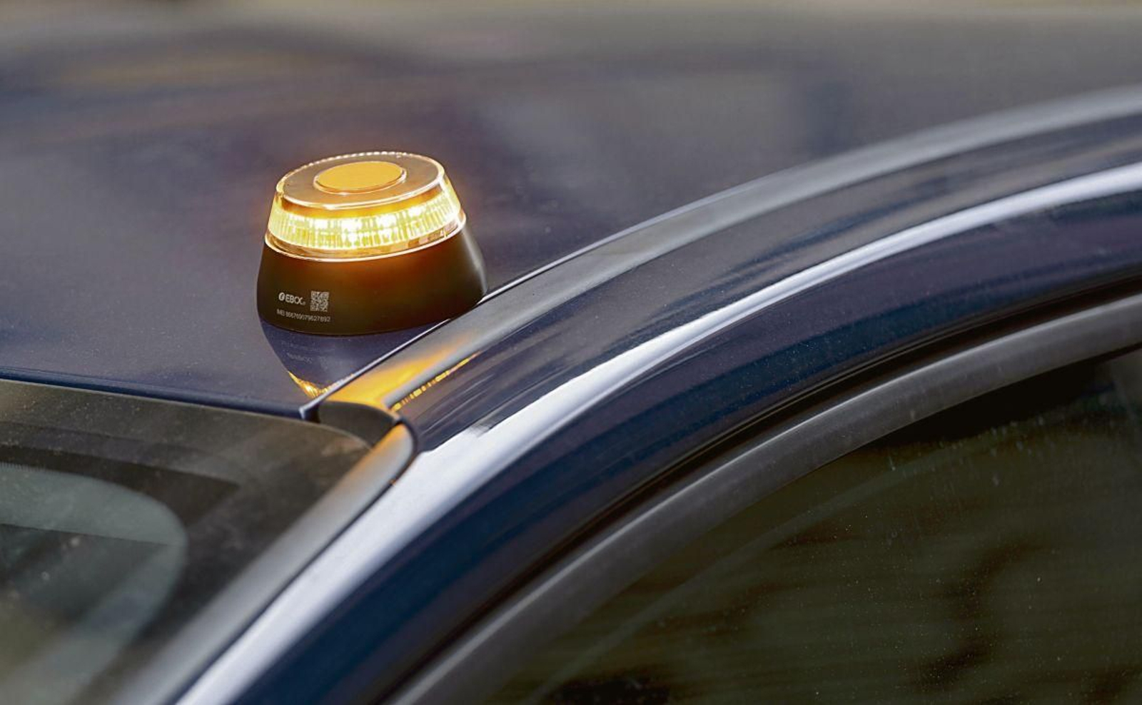 Baliza V16 de emergencia para vehículos.