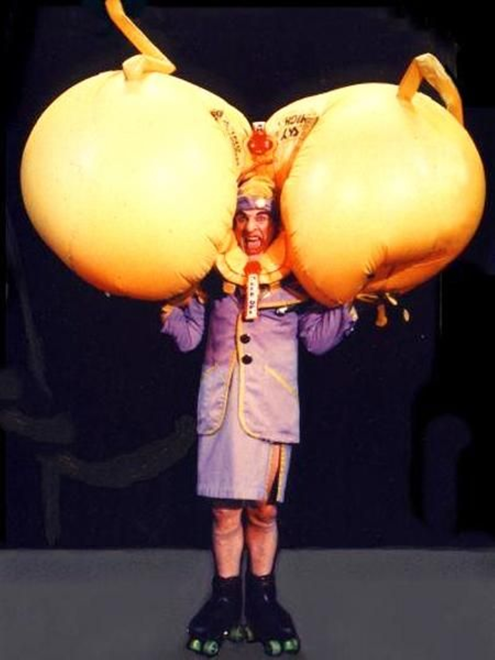 O clown internacional Jango Edwards impartirá o curso O clown Workshop.