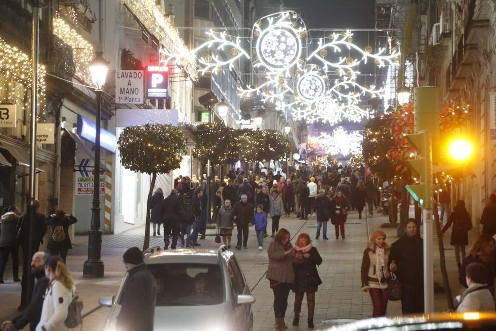 Los turistas invaden Vigo en el Puente209