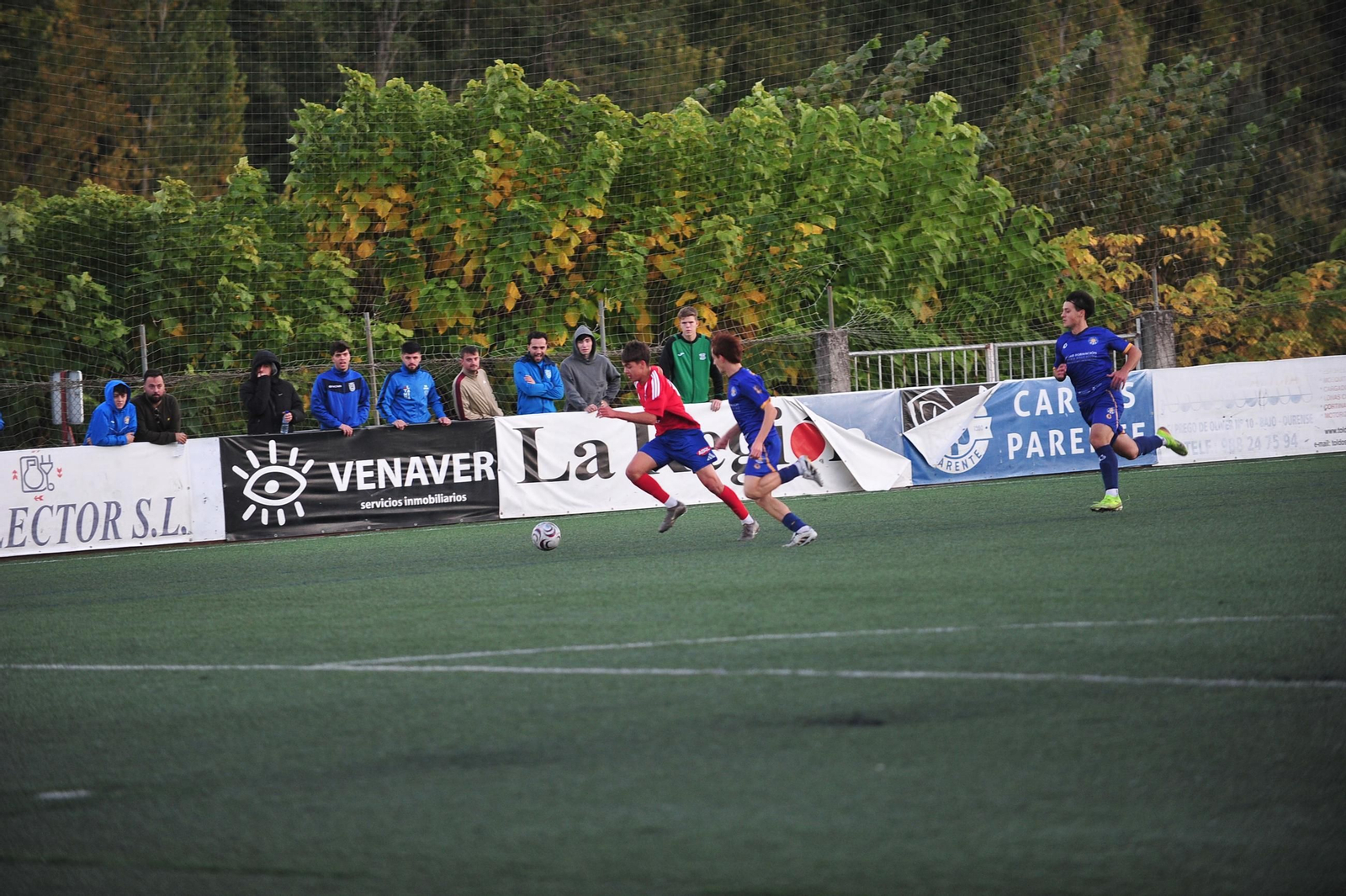 El Auriense sigue en racha y se lleva el derbi de Liga Juvenil ante la UD Ourense (2-1)