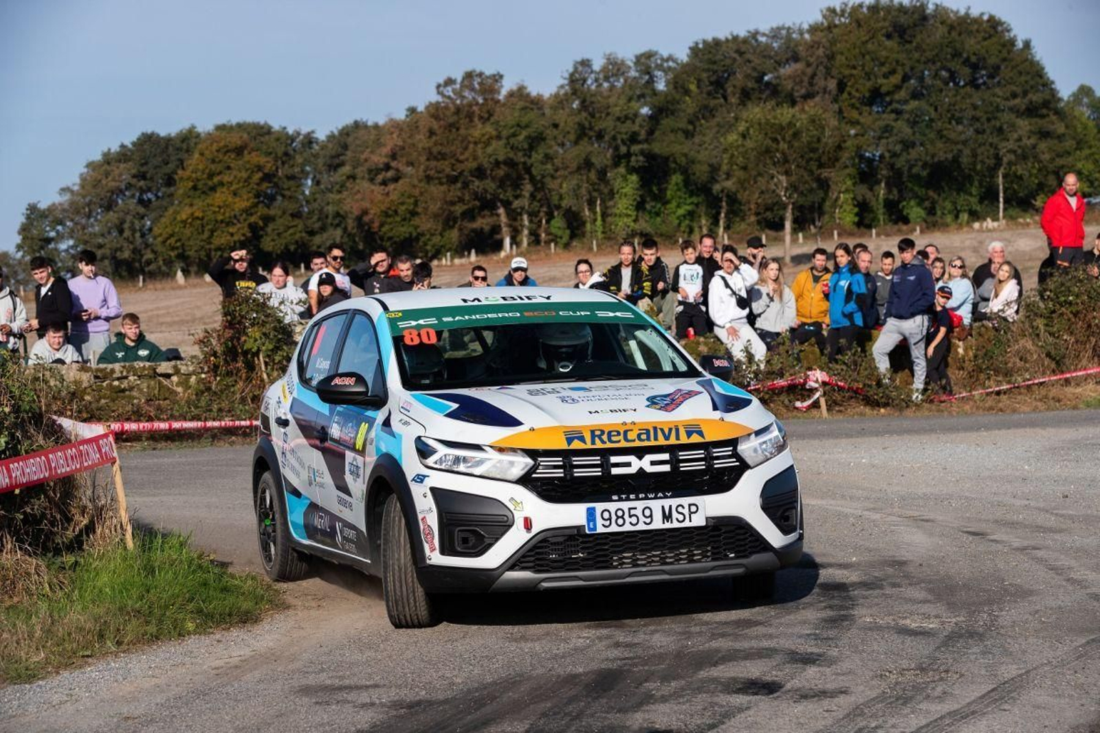 El ourensano Miguel Gayoso ganó la Dacia Sandero.