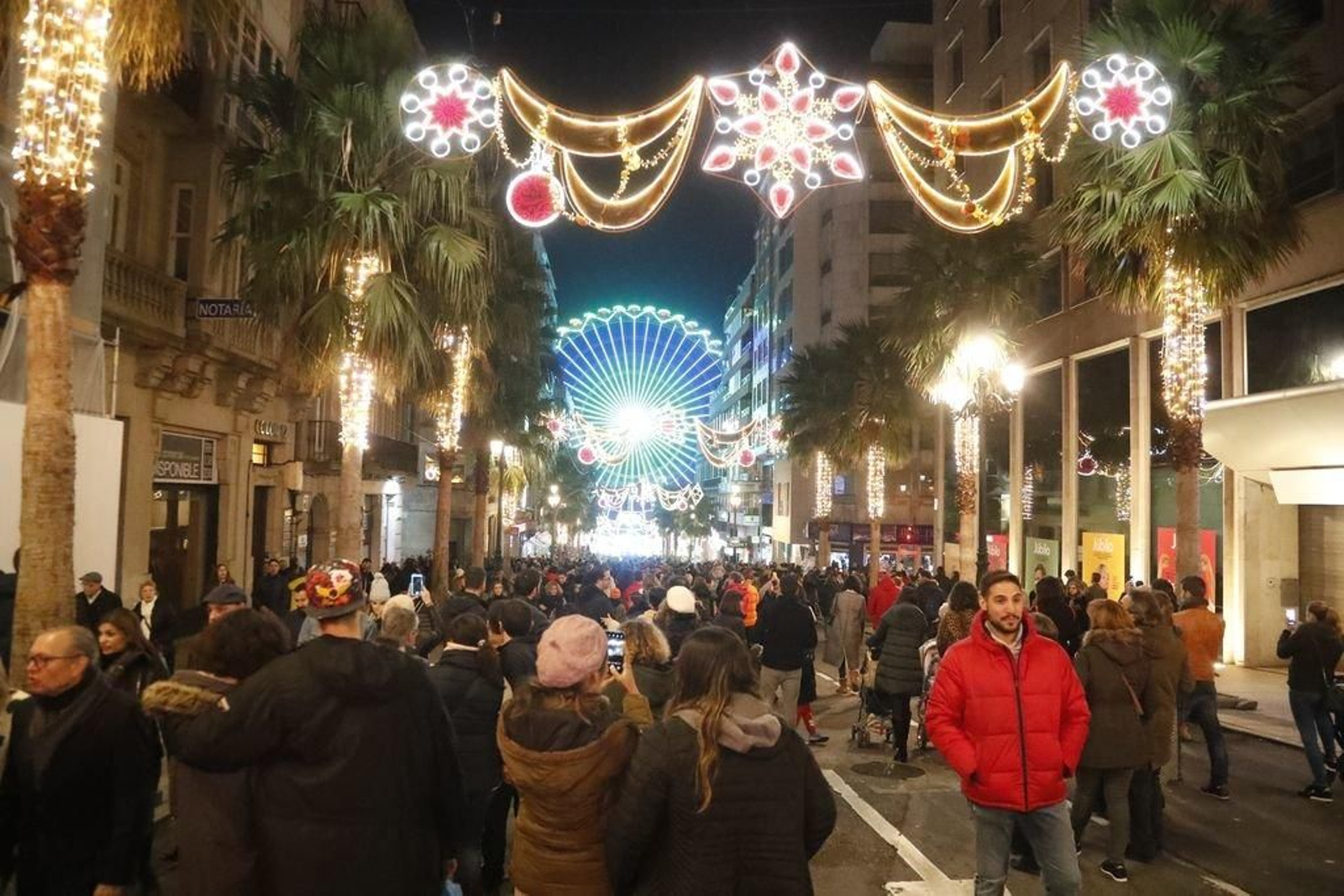 Los turistas invaden Vigo en el Puente198