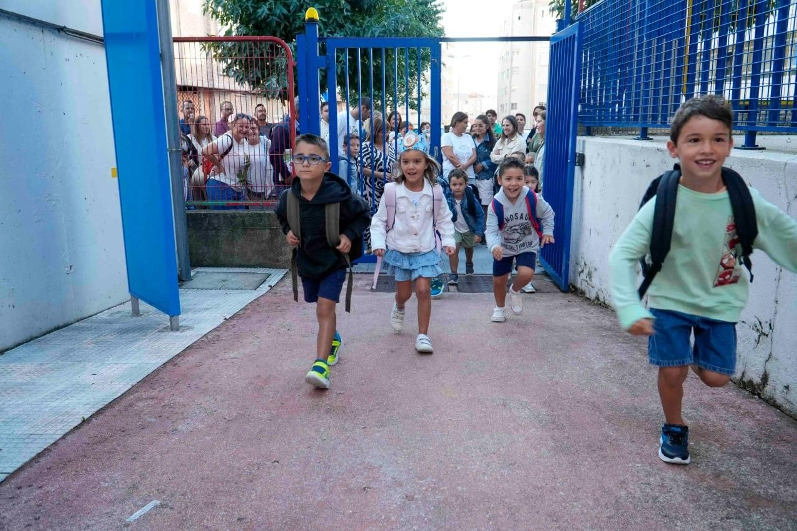 Galería | Vigo vuelve a las aulas entre abrazos, nervios e ilusión