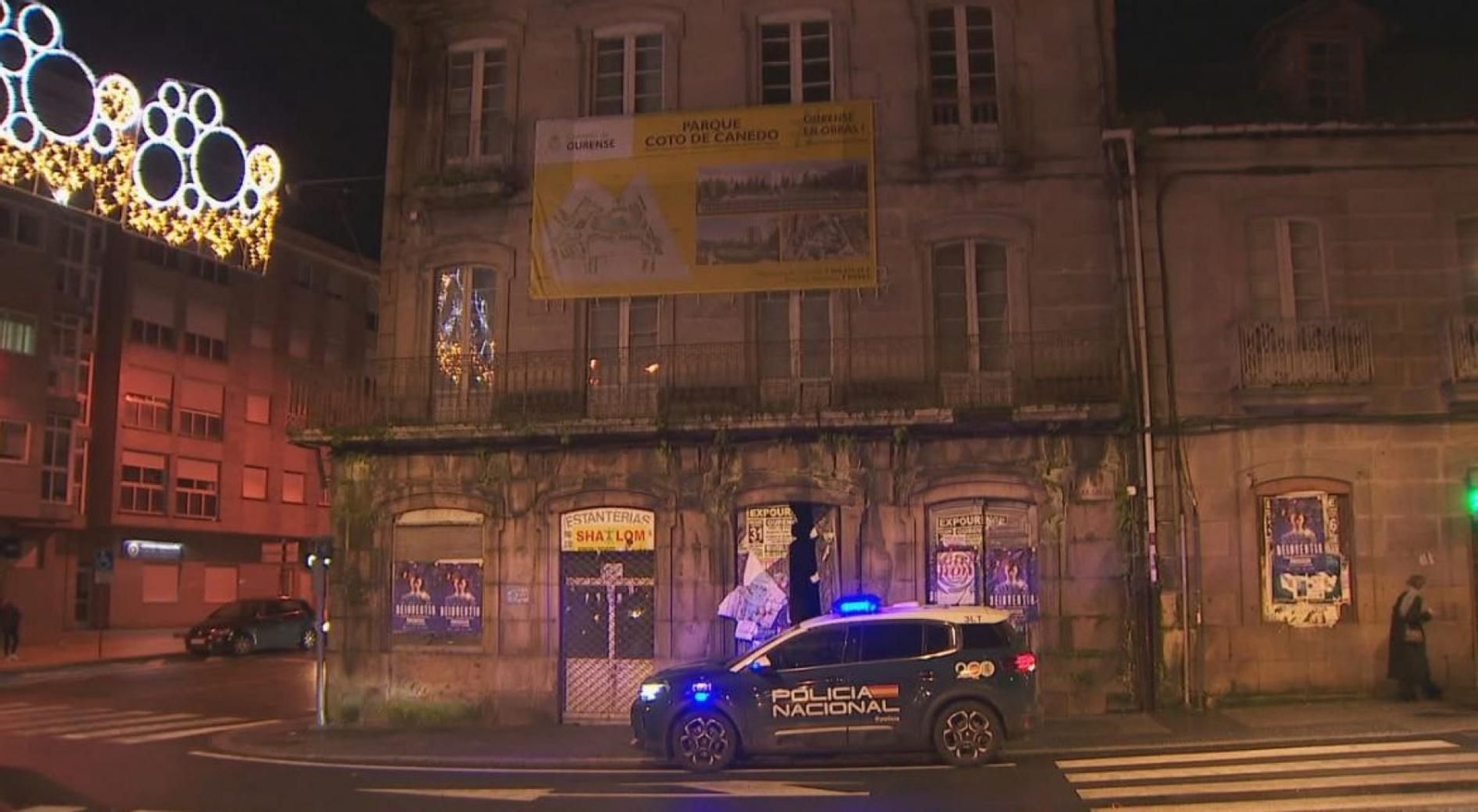 El edificio donde se localizó el cadáver, ubicado en la avenida de As Caldas.