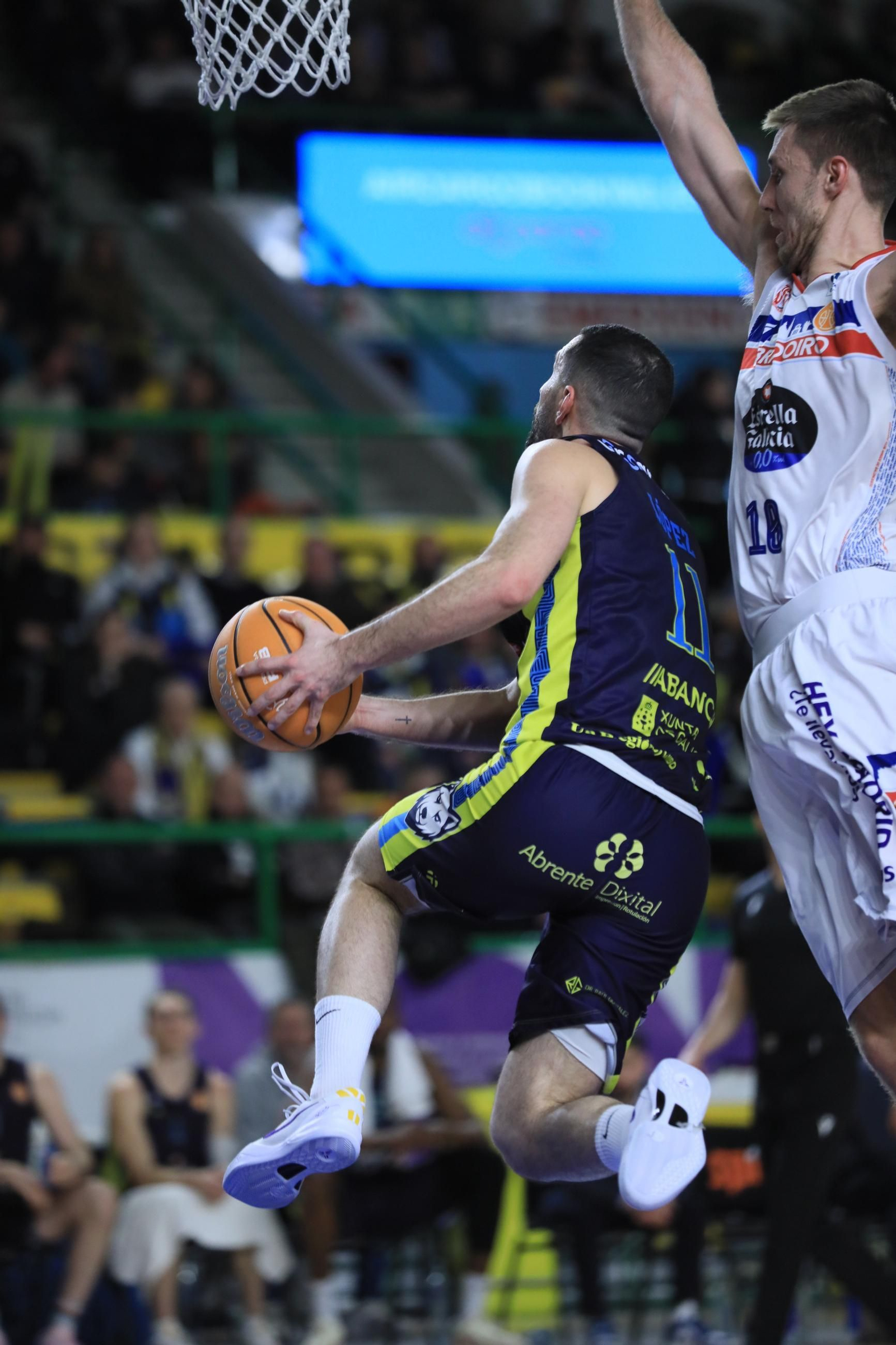 Galería | El Pazo, a reventar para el derbi COB-Obradoiro