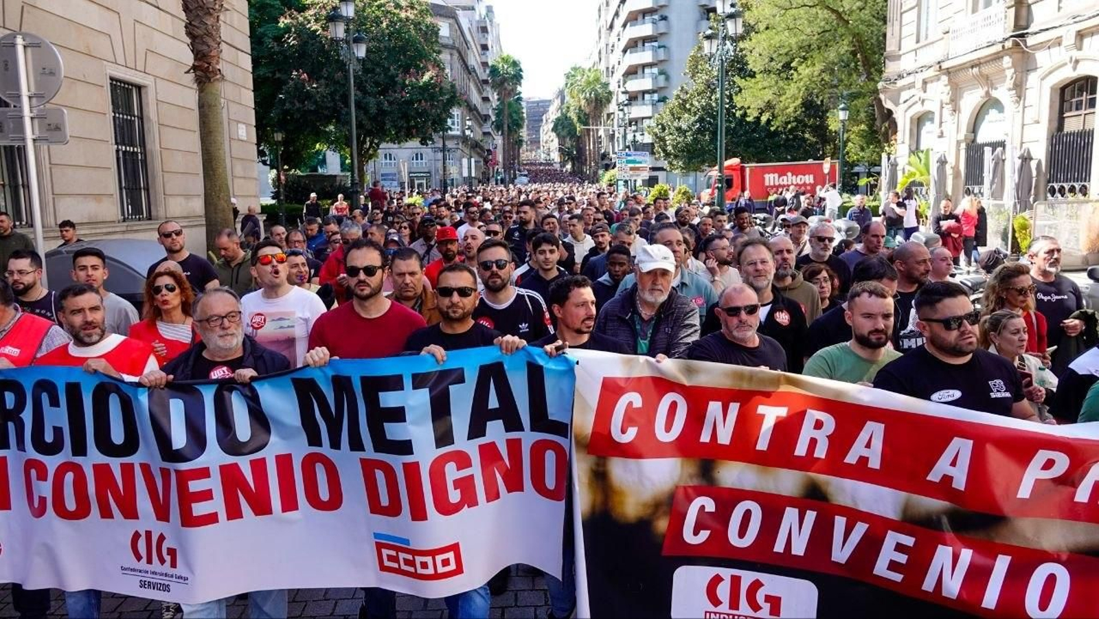 La multitud que protagonizó la manifestación de la huelga del metal en Vigo.