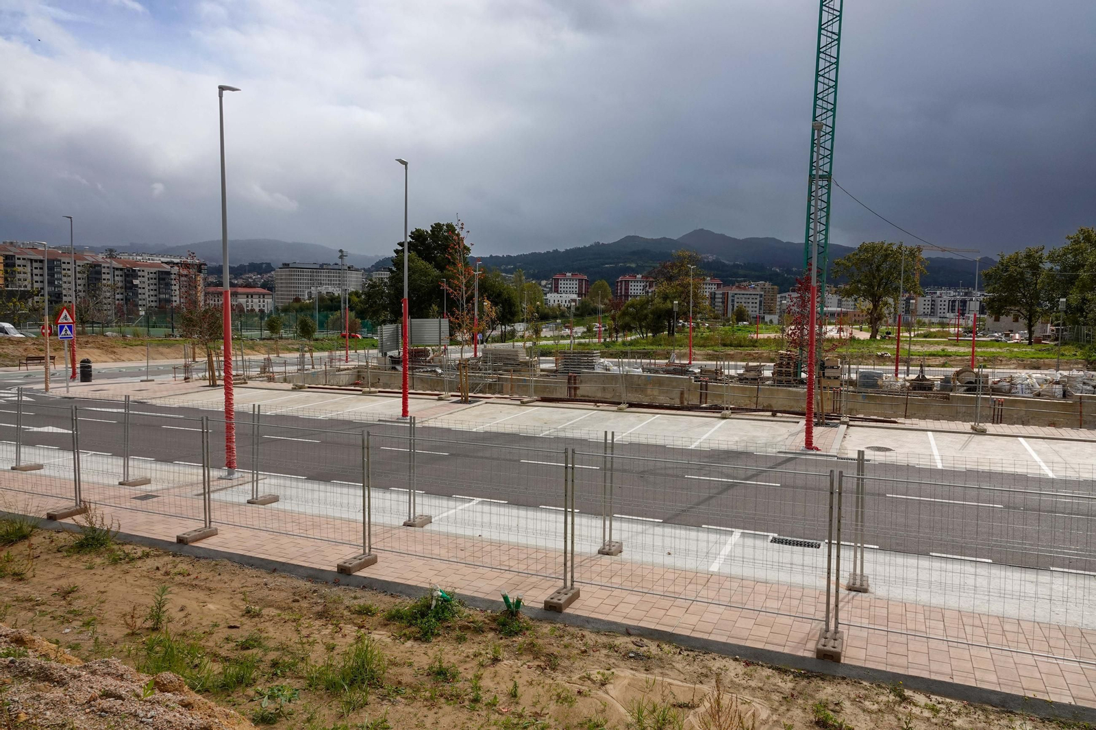 Obras de construcción de edificios en la ampliación de Navia