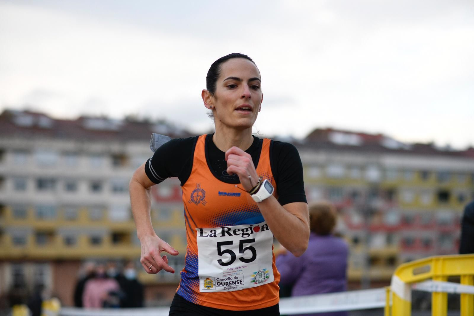 Los ourensanos despidieron el año corriendo (XESÚS FARIÑAS)