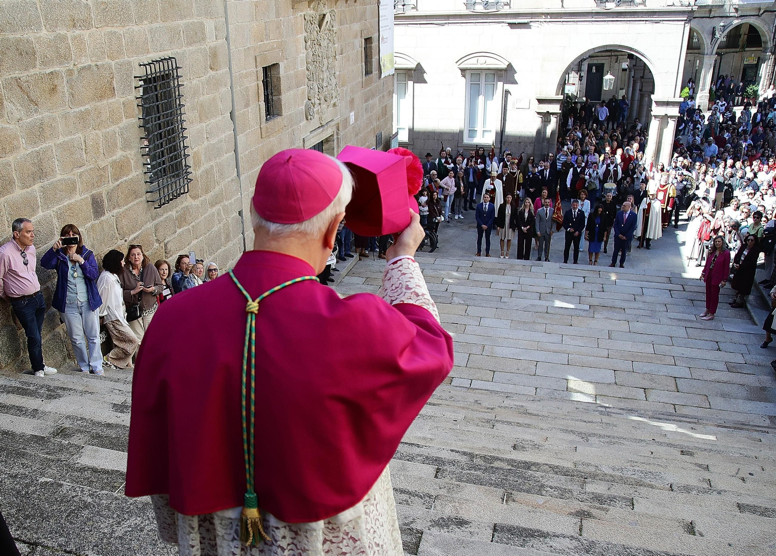 Galería | La procesión del Encuentro pone fin a la Semana Santa en Ourense