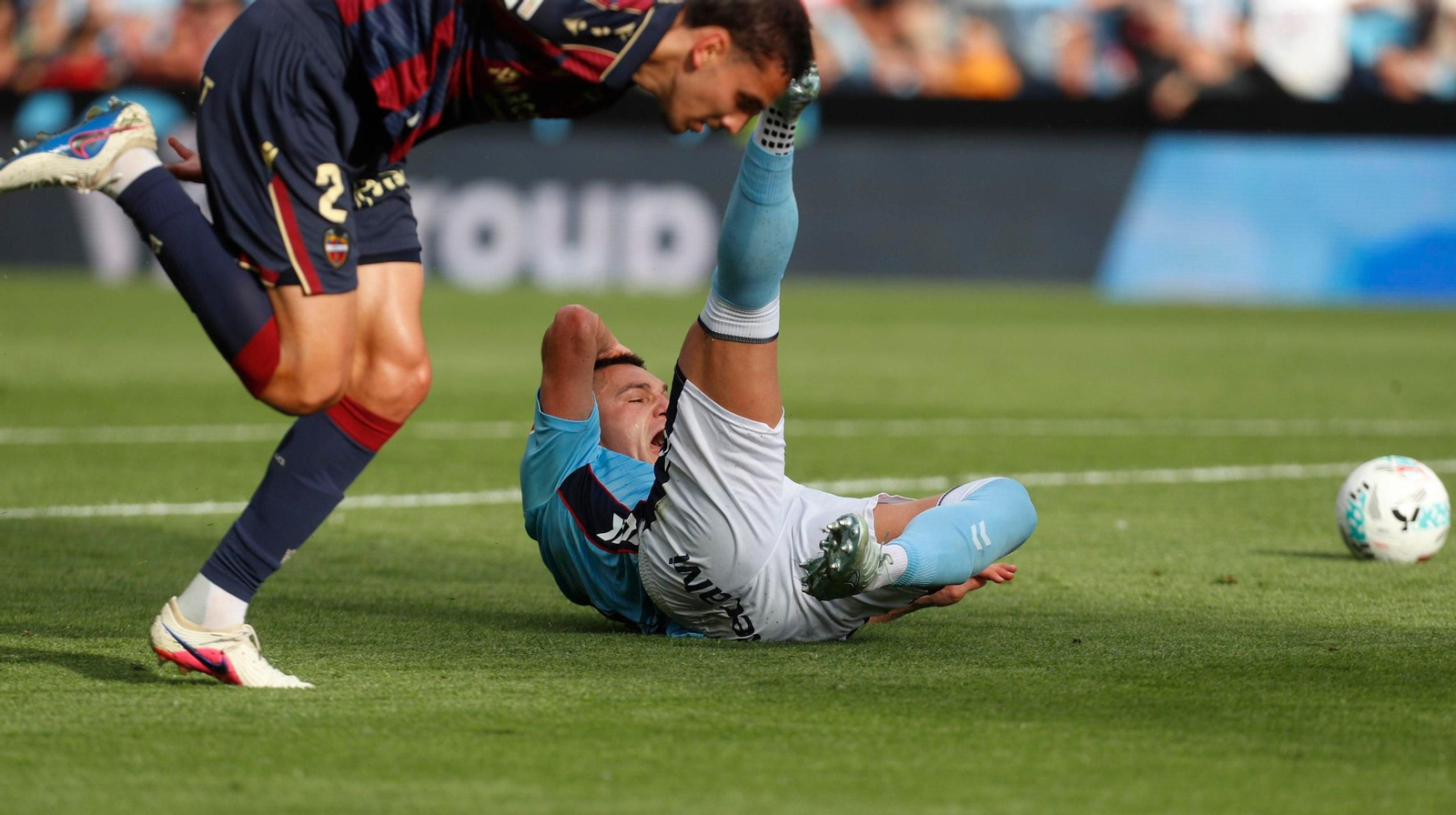 Galería | El Celta cae en casa ante el Levante