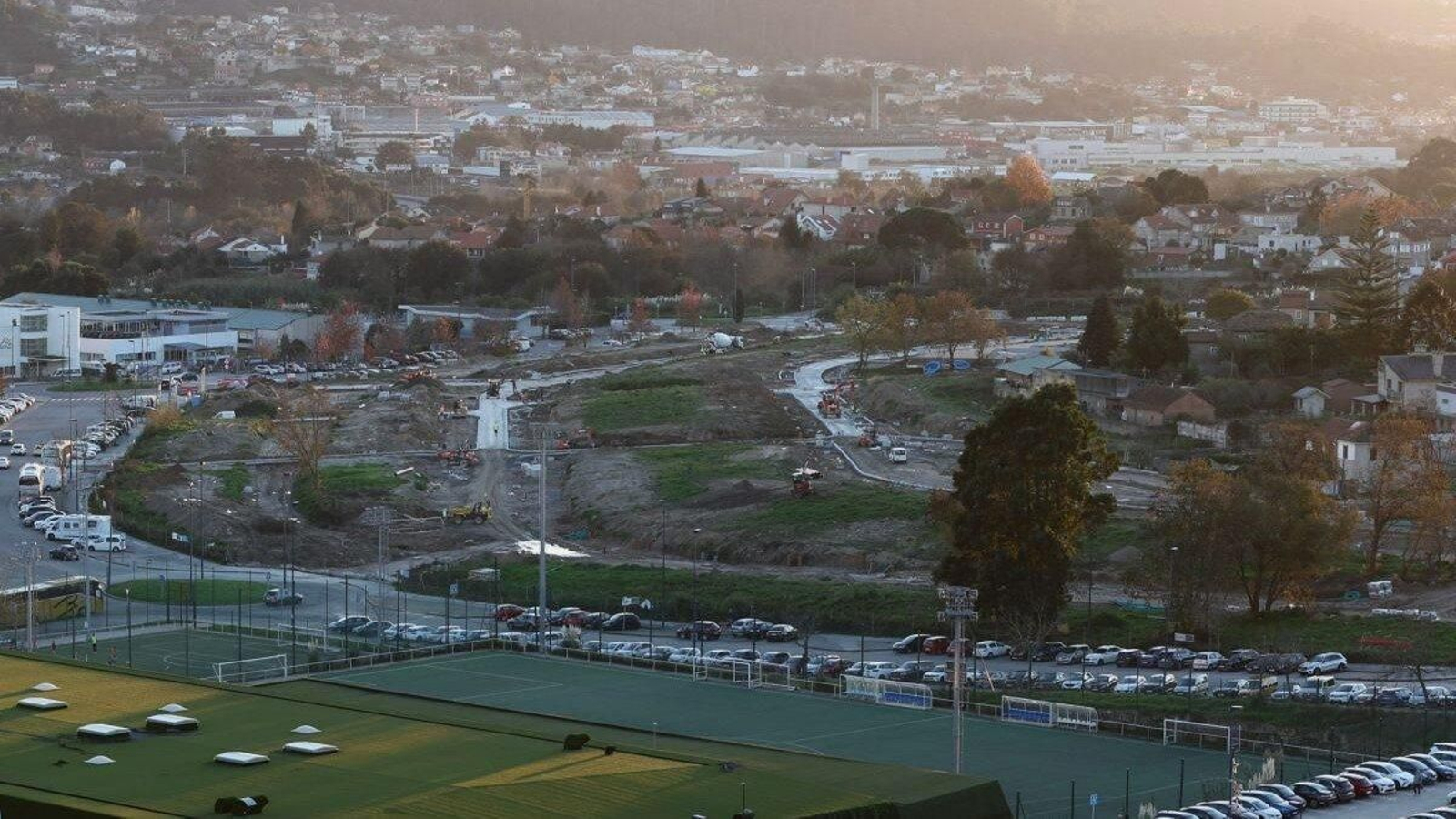 Las nuevas calles que se desarrollan en el primero de los tres polígonos de la ampliación de Navia, que enlazan con la parroquia y Samil.