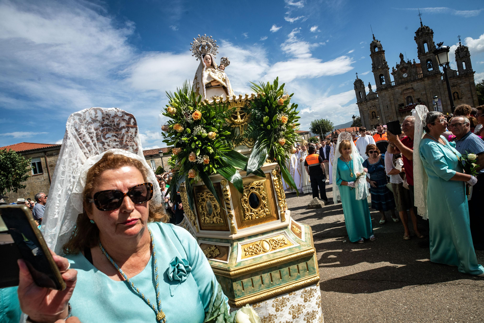 Misa grande dos Milagros con procesión da Virxe. FOTO: ÓSCAR PINAL