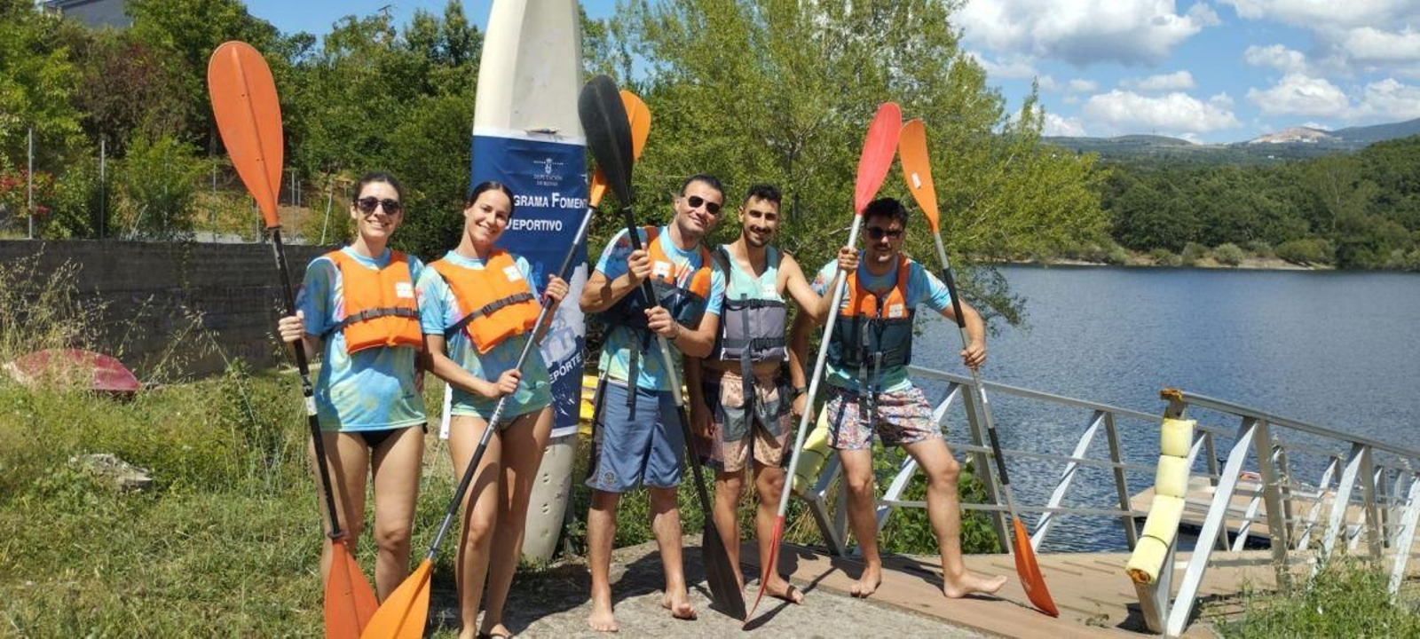 Participantes durante las actividades del Club Náutico.