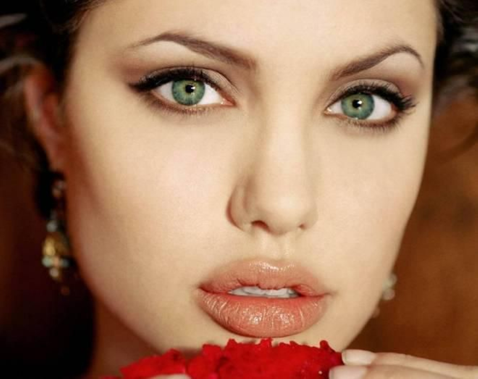 Angelina Jolie con maquillaje