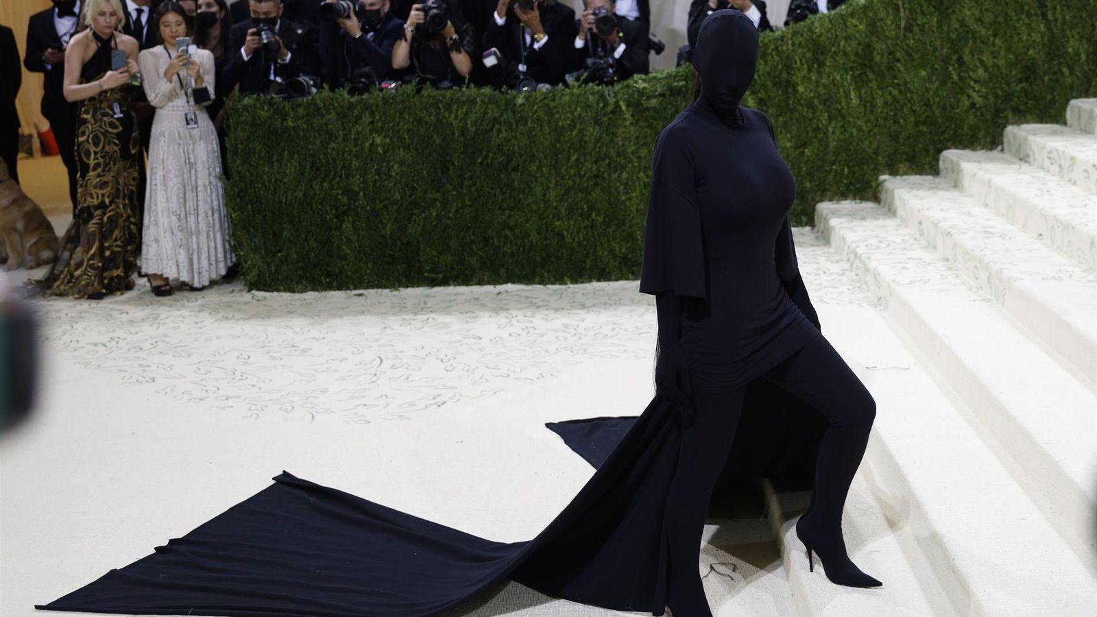 Kim Kardashian en la alfombra roja de la MET GALA 2021